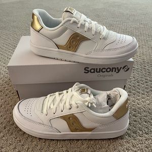 NEW Saucony Jazz Court sneakers